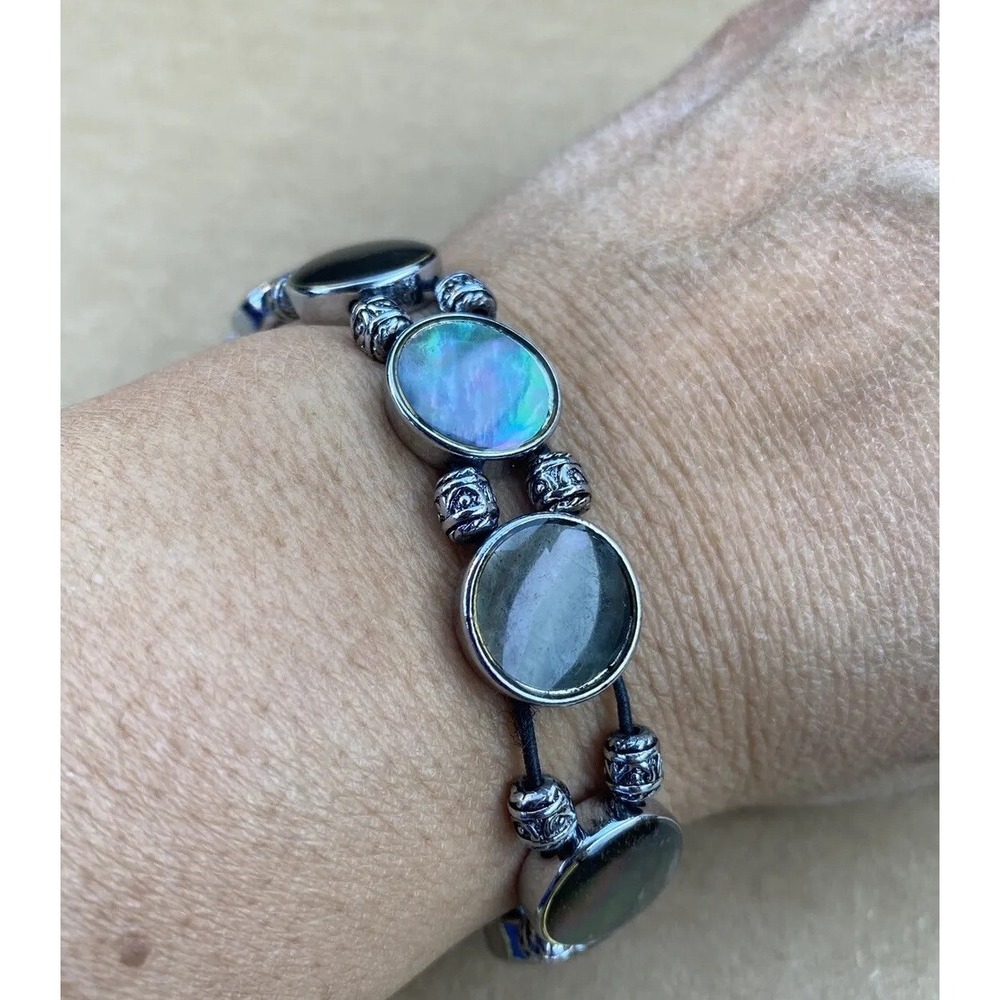 Green Mother Of Pearl Round Shape Bracelet silver tone